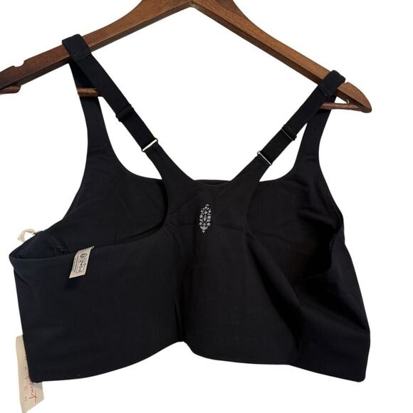 FP Movement x Hatch Black Crop Tank Top Size L NWT - Picture 2 of 6